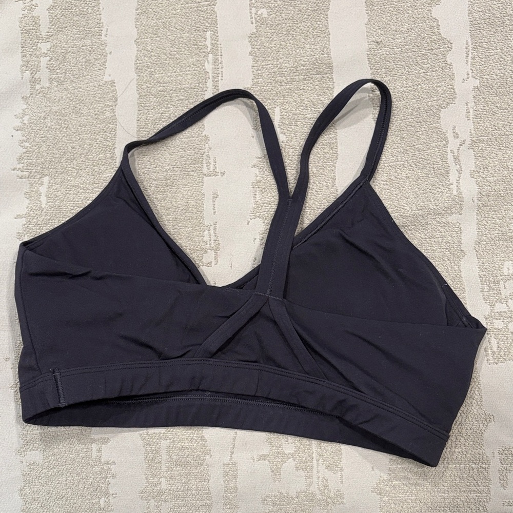 Gymshark women’s Black Sports Bra size large - Picture 2 of 3